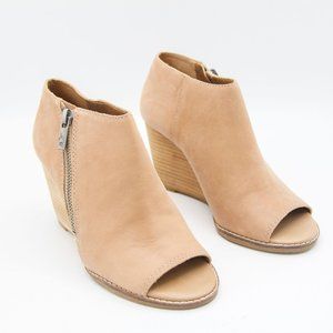 Lucky Brand Womens Suede Side Zip Peep Toe Wedge Heels Beige Size 5.5M